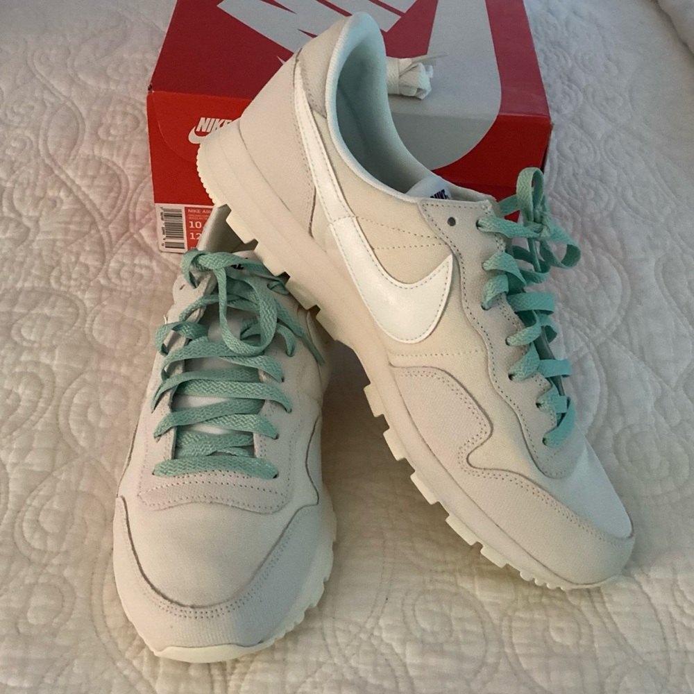 New Nike men’s Air Pegasus new sneakers